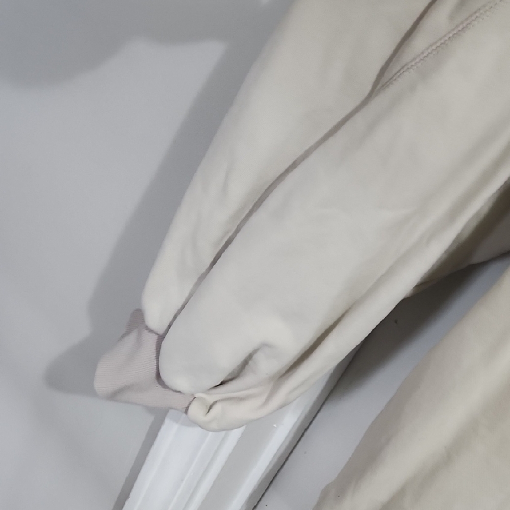 Cozy Oversized Two Tone Turtleneck Sweater With Pockets - Picture 4 of 10